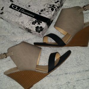 Black/Grey Wedge Chinese Laundry shoes